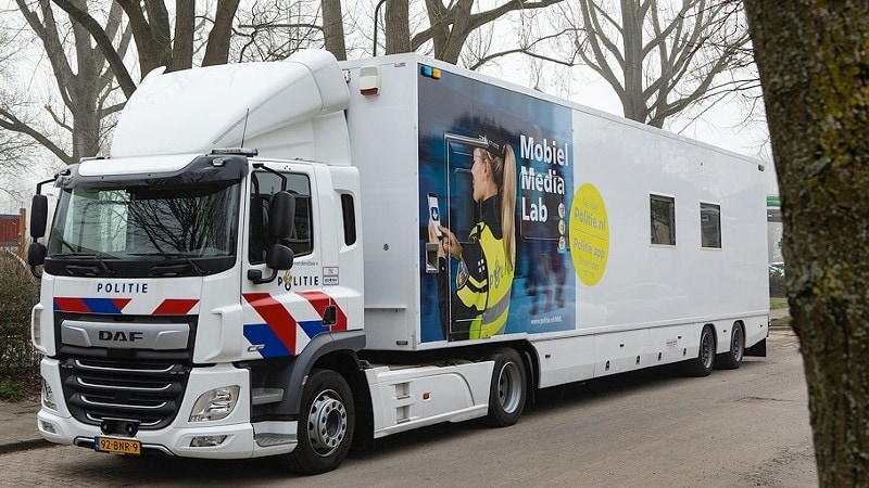 Het mobiel media lab (vrachtwagen)